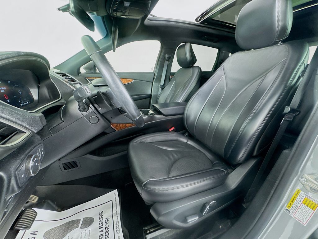 Used Car 2020 Lincoln Nautilus  Reserve For Sale Under $25,000 In Austin, Texas