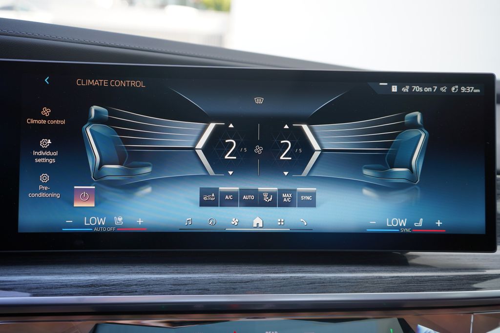 2025 BMW i7 xDrive60 18