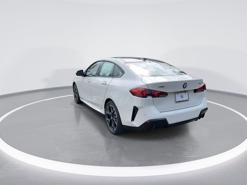 Thumbnail: 2025 BMW 2 Series - 6