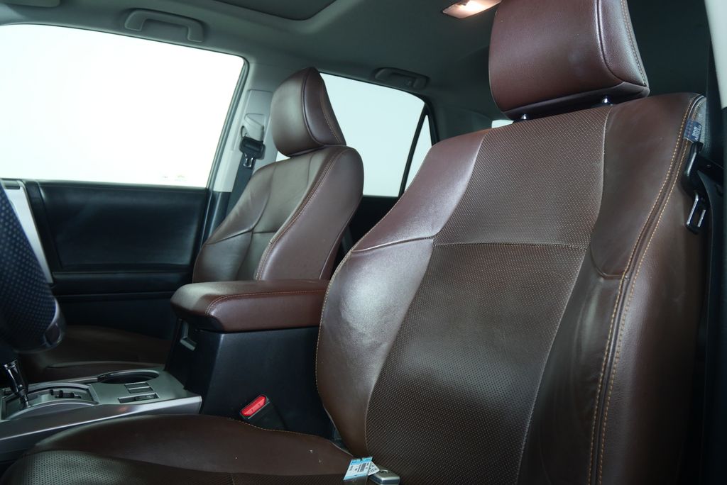 Thumbnail: 2016 Toyota 4Runner - 8