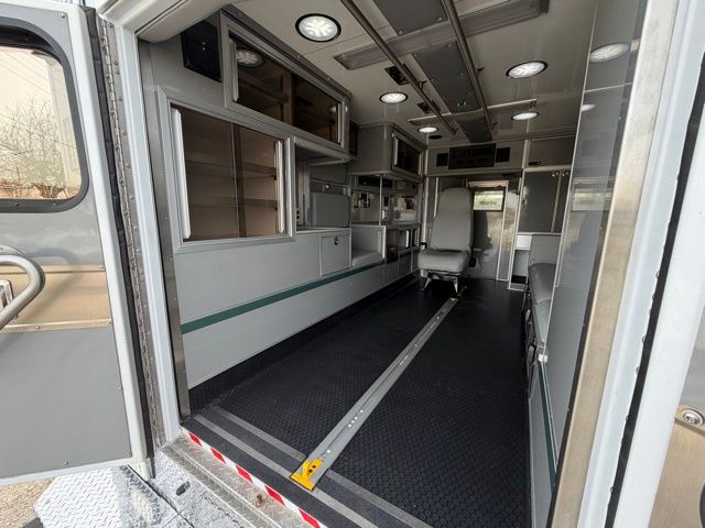 New 2026 White Ford Base image 7