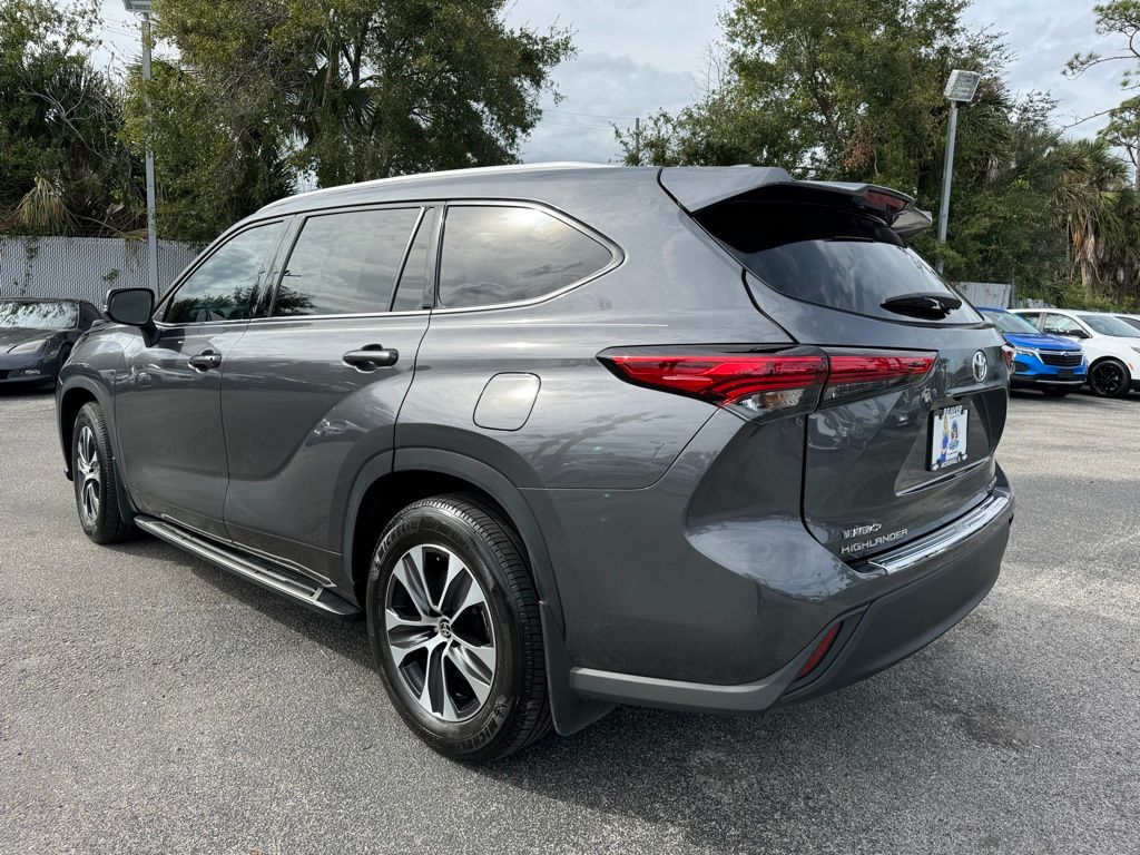 2022 Toyota Highlander XLE 6