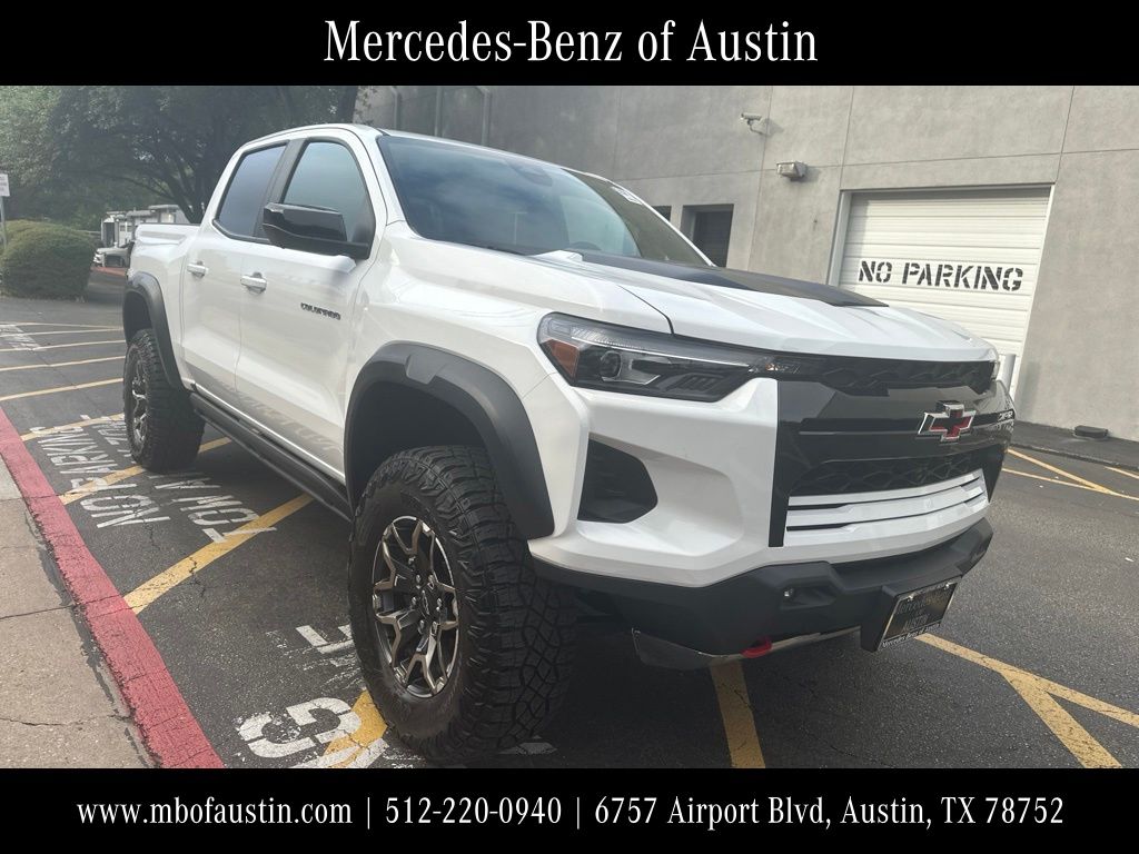 Summit White 2024 Chevrolet Colorado Pickup Truck Four-Wheel Drive 8-Speed Automatic