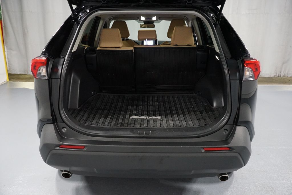 Thumbnail: 2025 Toyota RAV4 - 32