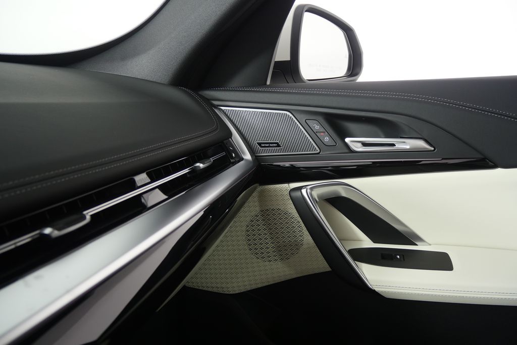 Thumbnail: 2026 BMW X1 - 23