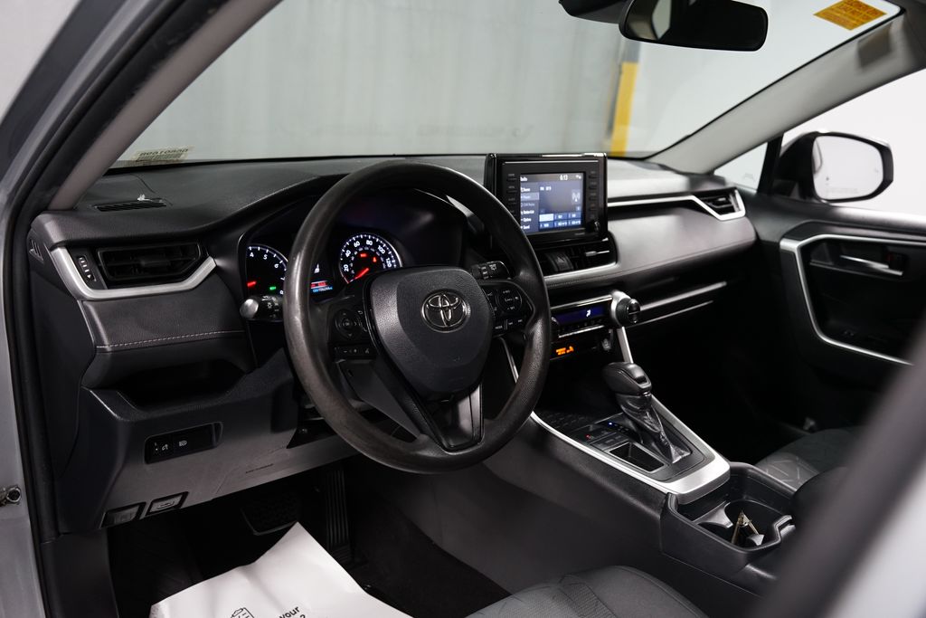 Thumbnail: 2020 Toyota RAV4 - 11