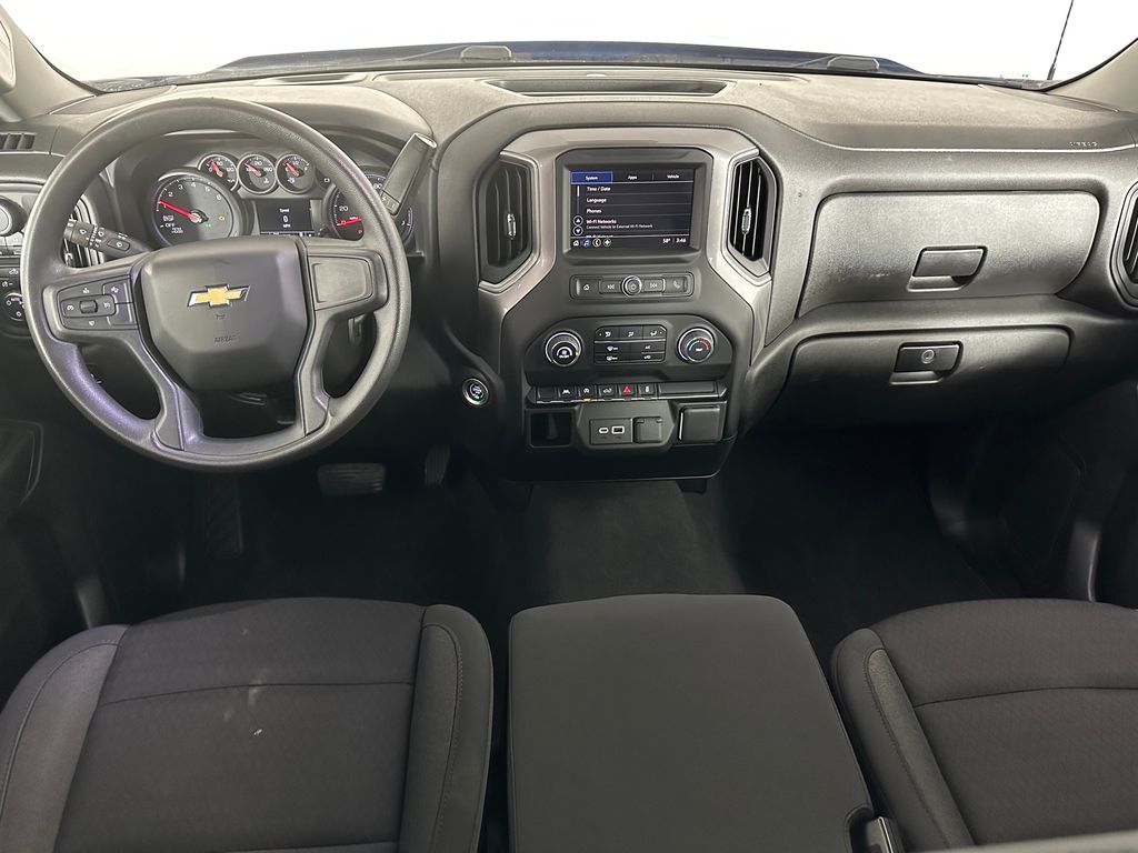 View vehicle photo 7