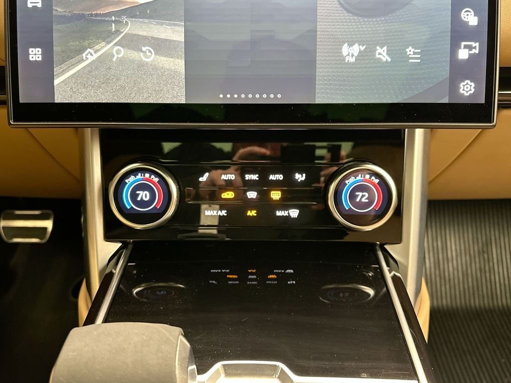 Thumbnail: 2023 Land Rover Range Rover - 26