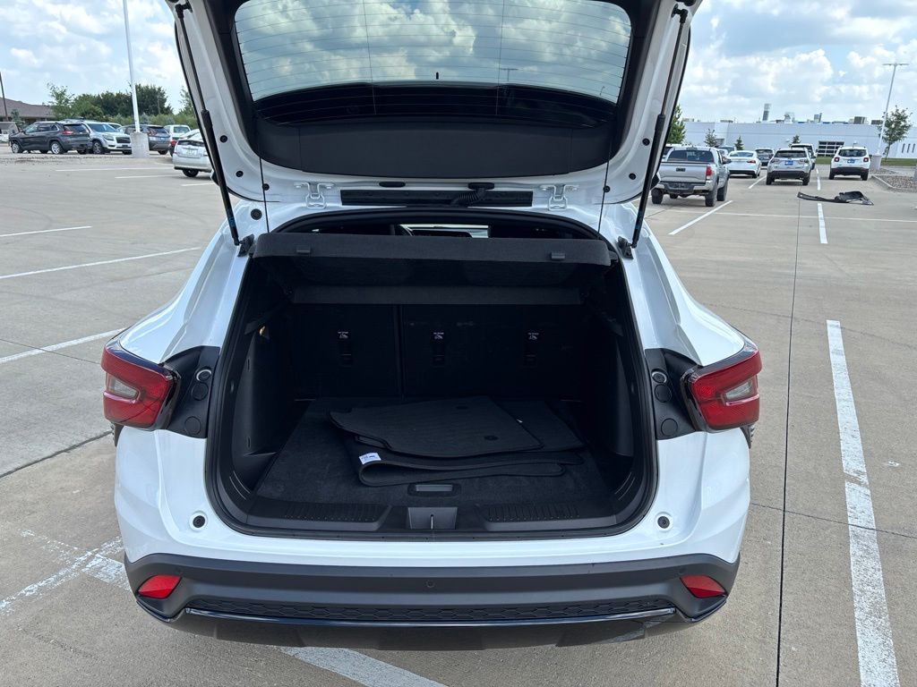 Used 2025 Chevrolet Trax SUV