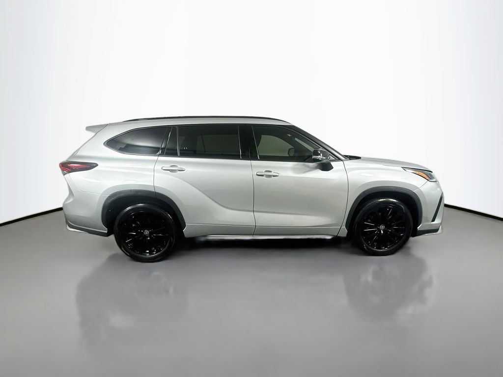 Thumbnail: 2024 Toyota Highlander - 4