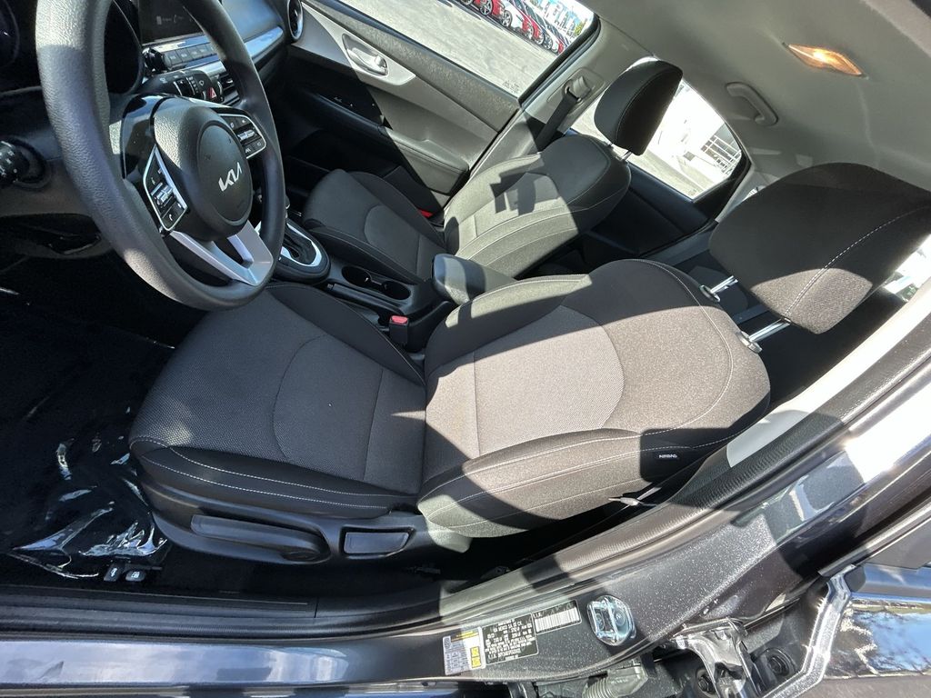 Thumbnail: 2023 Kia Forte - 11