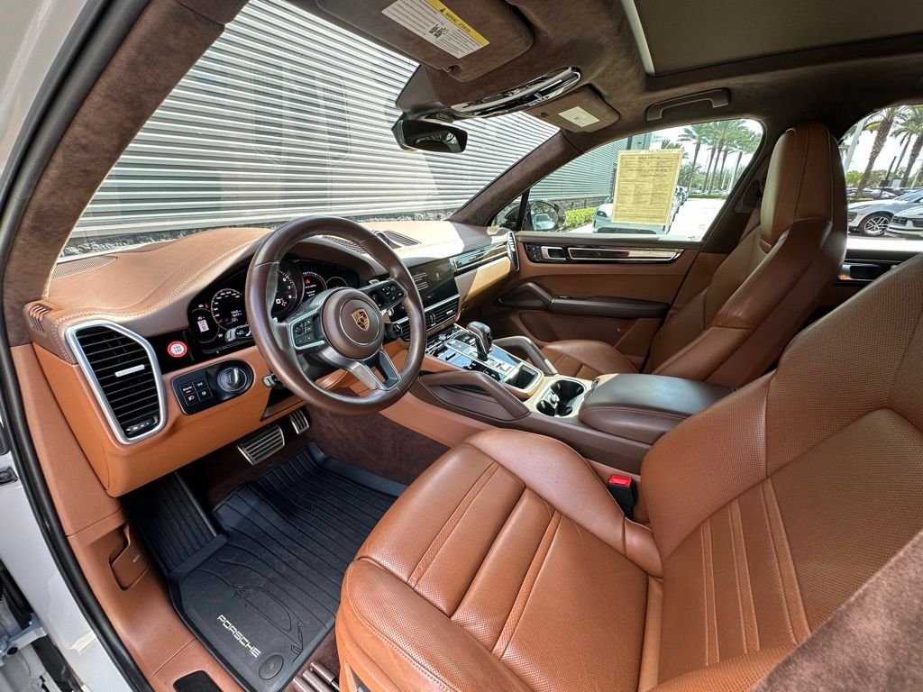 Thumbnail: 2022 Porsche Cayenne - 4