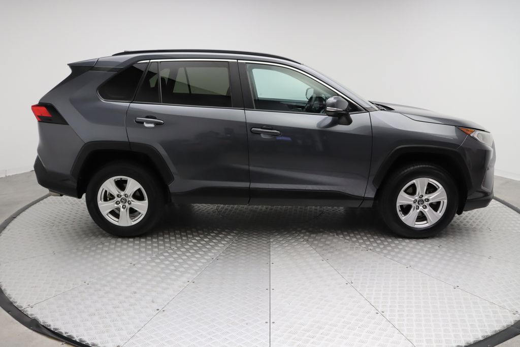 2021 Toyota RAV4 XLE 7