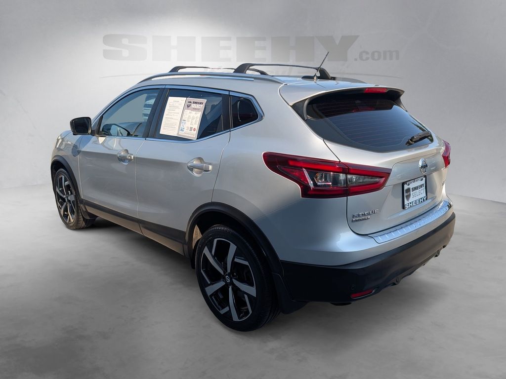 Used 2020 Silver Nissan SL image 13