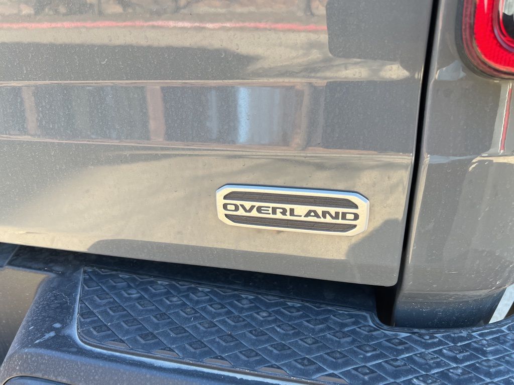 2021 Jeep Gladiator Overland 21