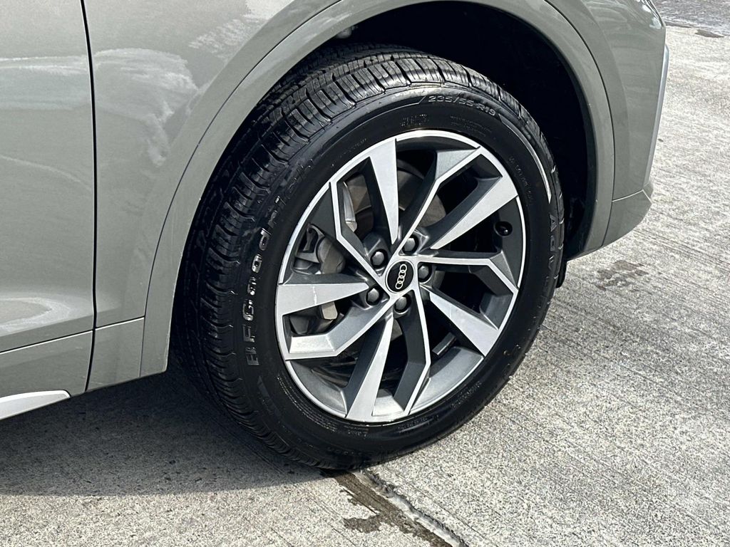 Thumbnail: 2023 Audi Q5 - 18