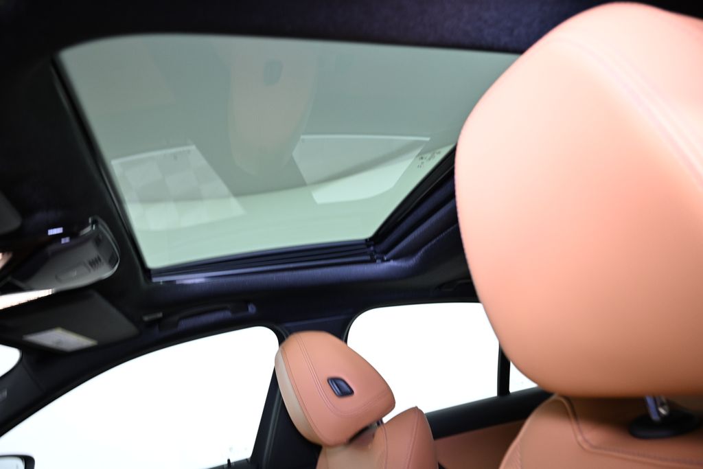 Thumbnail: 2025 BMW 3 Series - 20