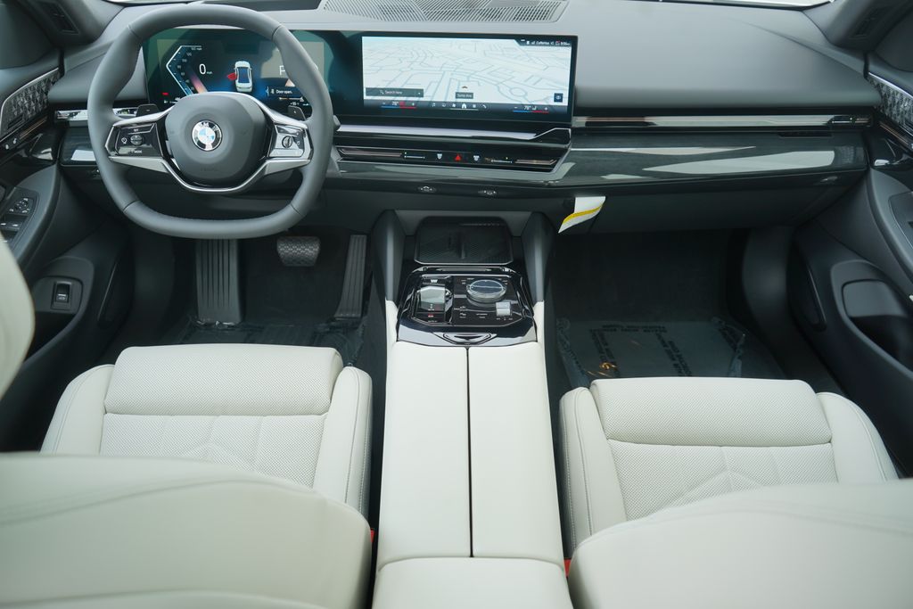 Thumbnail: 2025 BMW 5 Series - 14
