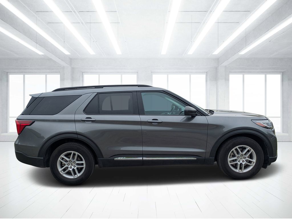 View vehicle photo 2