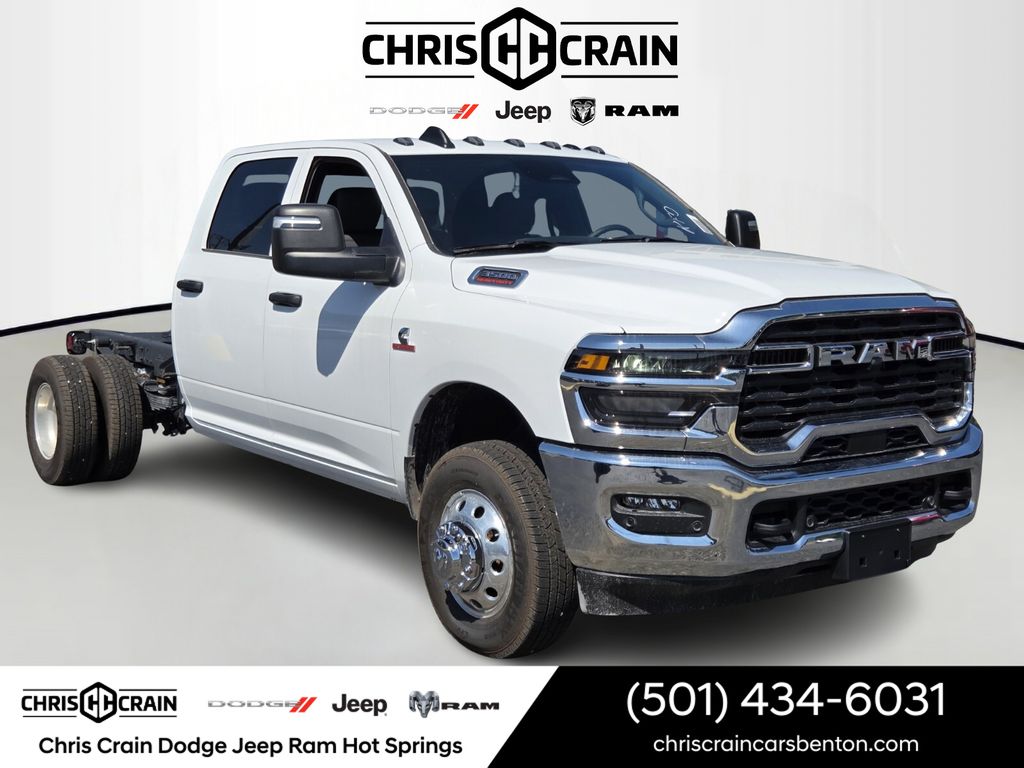 Bright White Clearcoat 2026 RAM 3500 Chassis Pickup Truck Four-Wheel Drive 8-Speed Automatic