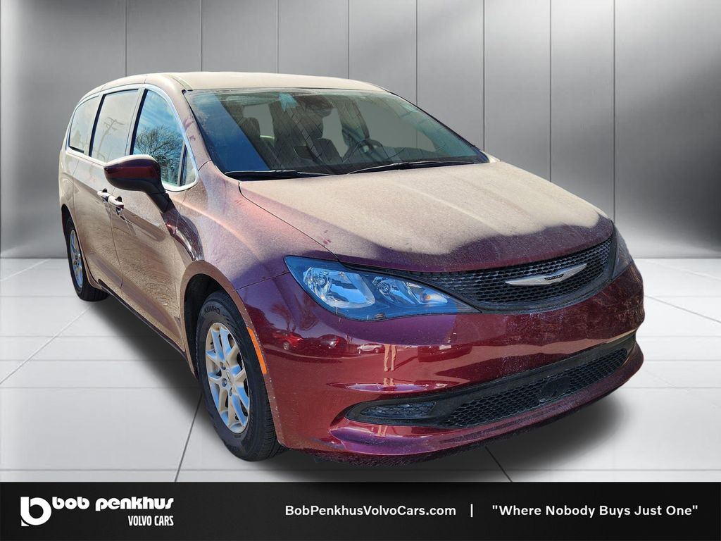 2023 Chrysler Voyager LX