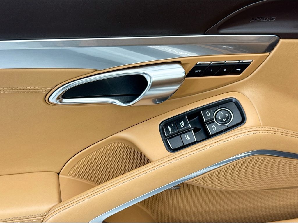 Thumbnail: 2015 Porsche 911 - 29