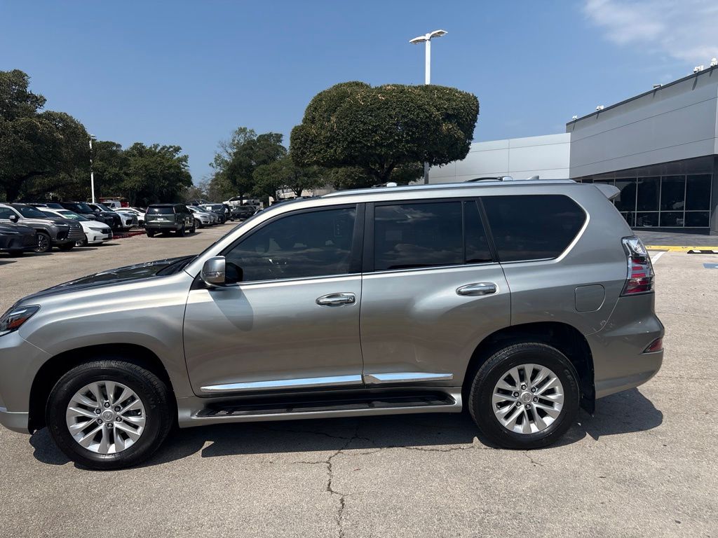Thumbnail: 2023 Lexus GX - 2