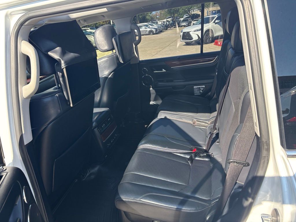 Thumbnail: 2019 Lexus LX - 19