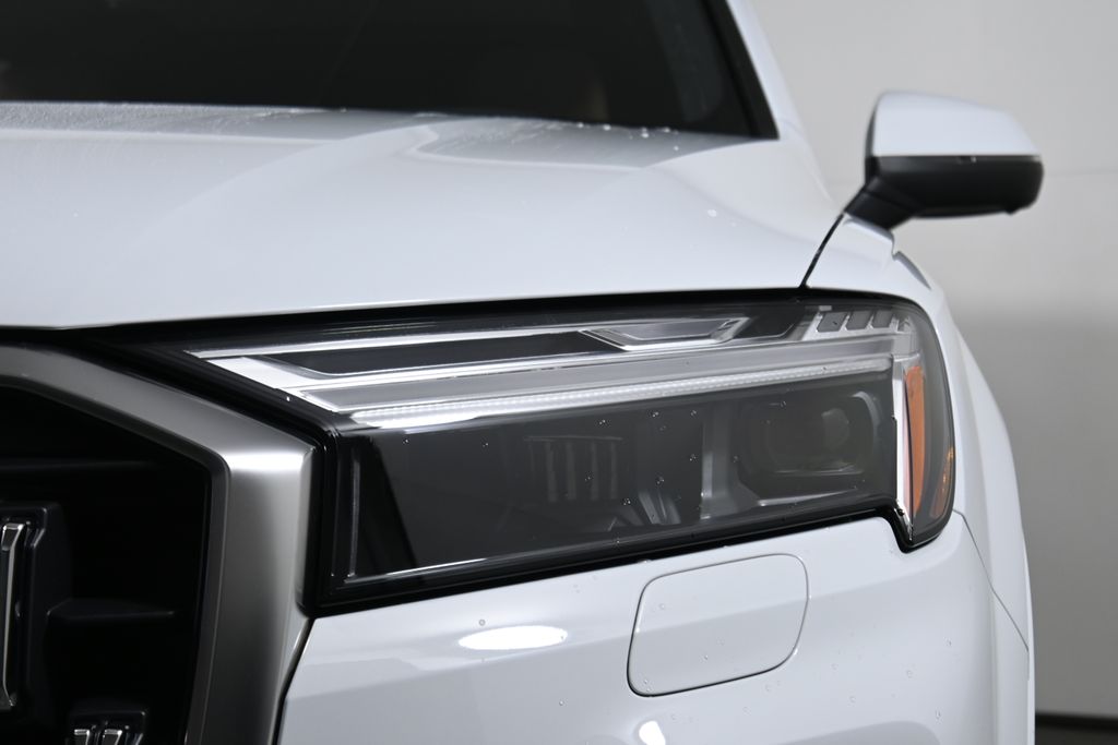 Thumbnail: 2026 Audi Q7 - 10