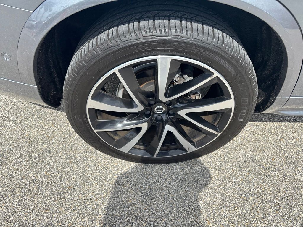 Used 2019 Gray Volvo T6 Inscription image 12