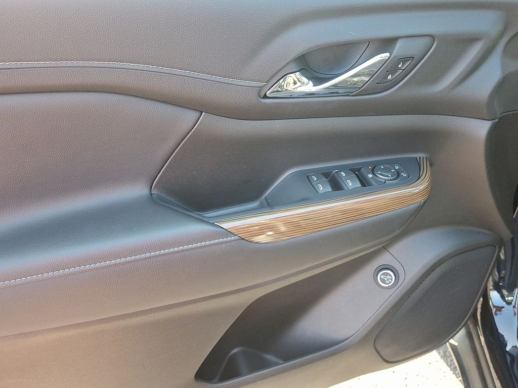 Thumbnail: 2022 GMC Acadia - 13