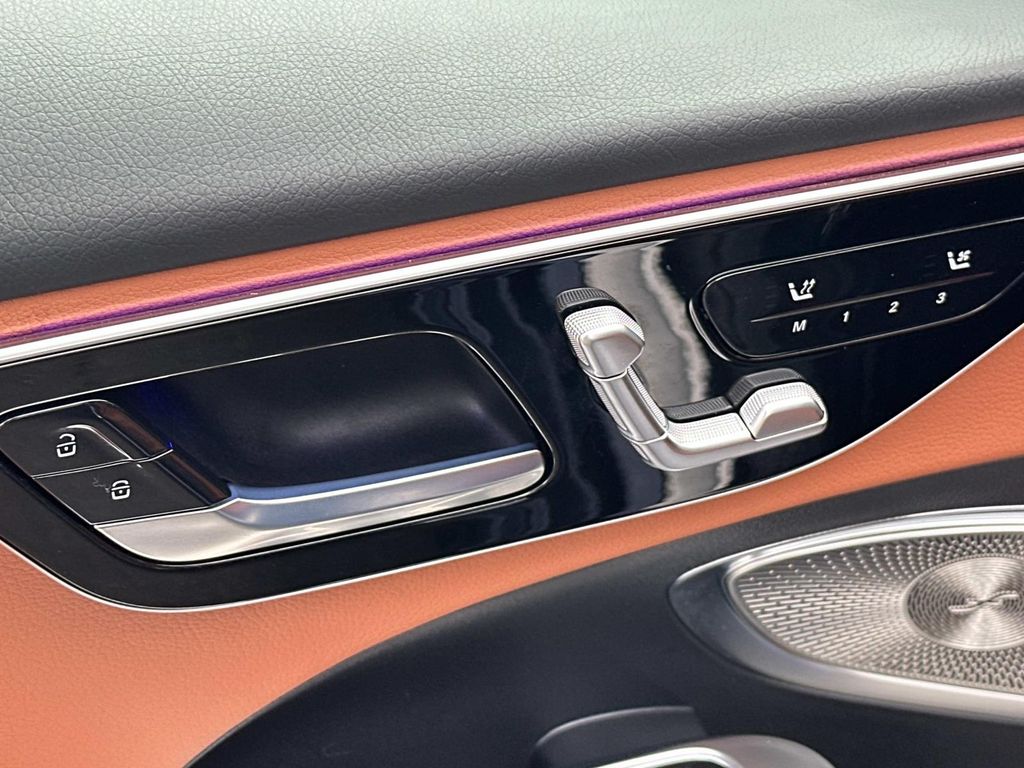 Thumbnail: 2025 Mercedes-Benz C-Class - 30