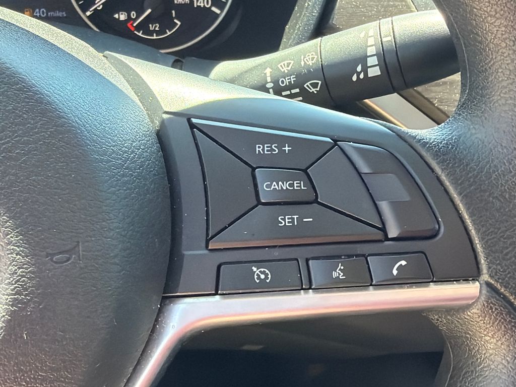 Used 2025 White Nissan 2.5 SV image 25