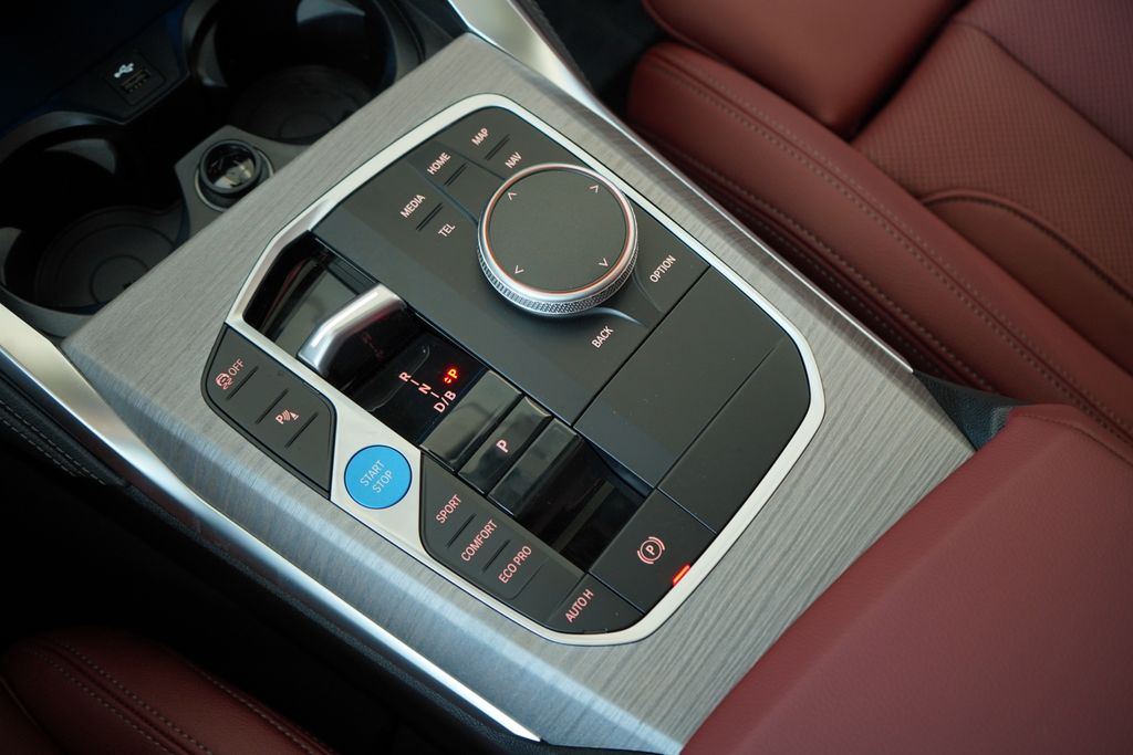 Thumbnail: 2026 BMW i4 - 19