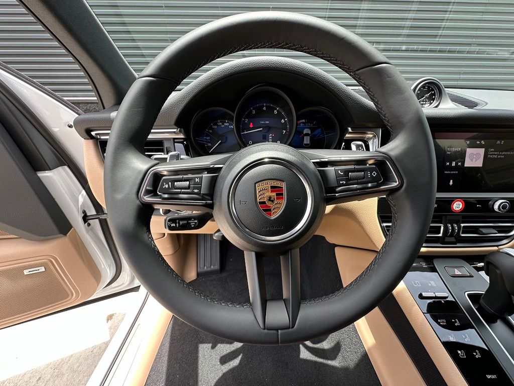 Thumbnail: 2026 Porsche Macan - 24