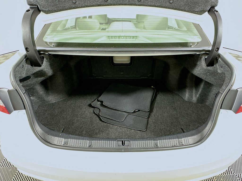 2017 Toyota Avalon Limited 26