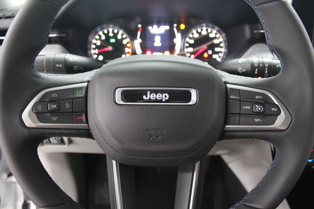 Thumbnail: 2022 Jeep Compass - 17