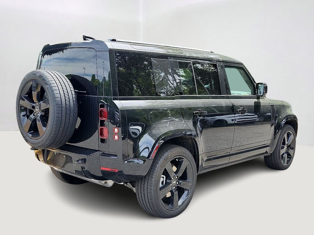 2025 Land Rover Defender 110 3