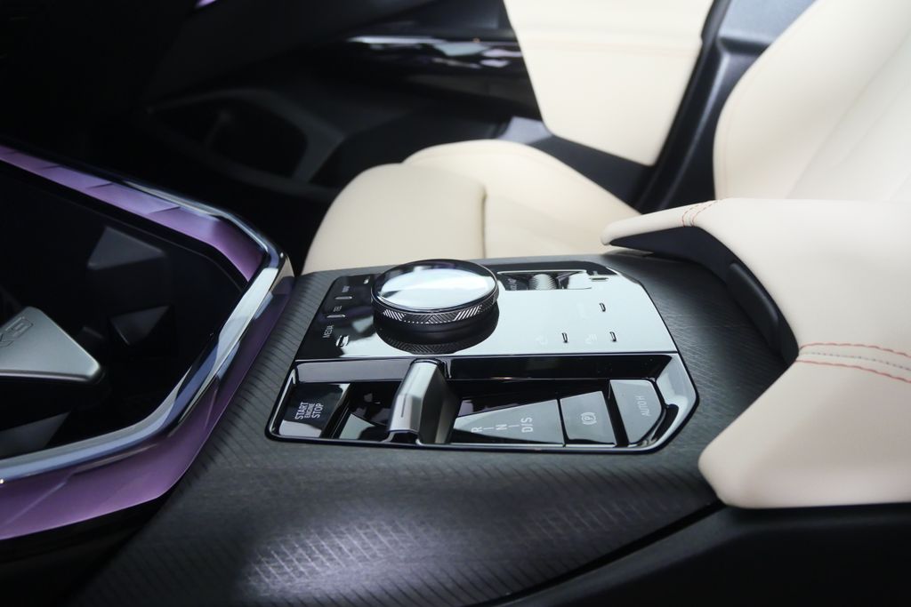 Thumbnail: 2026 BMW X3 - 21