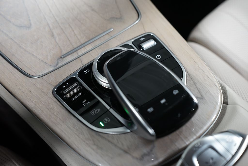 Thumbnail: 2019 Mercedes-Benz E-Class - 24