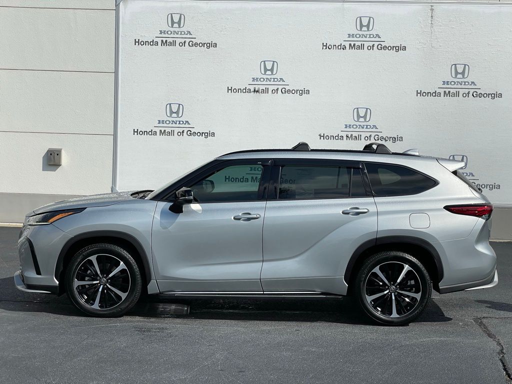 2022 Toyota Highlander XSE 2