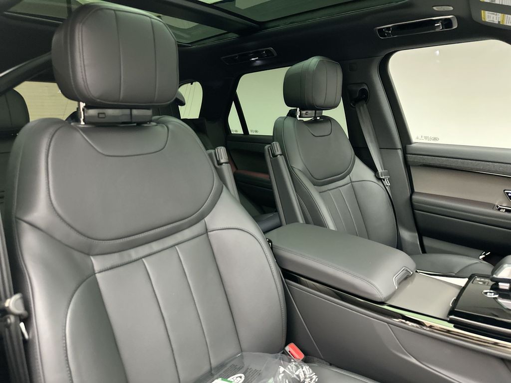 Thumbnail: 2027 Land Rover Range Rover Sport - 6