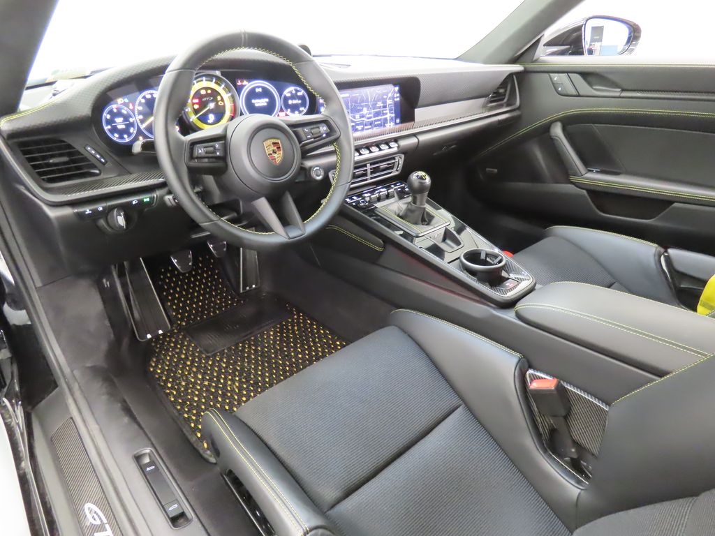 Thumbnail: 2022 Porsche 911 - 14