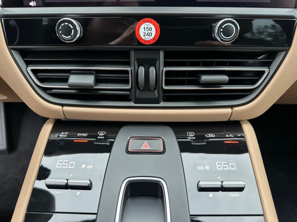 Thumbnail: 2026 Porsche Macan - 24
