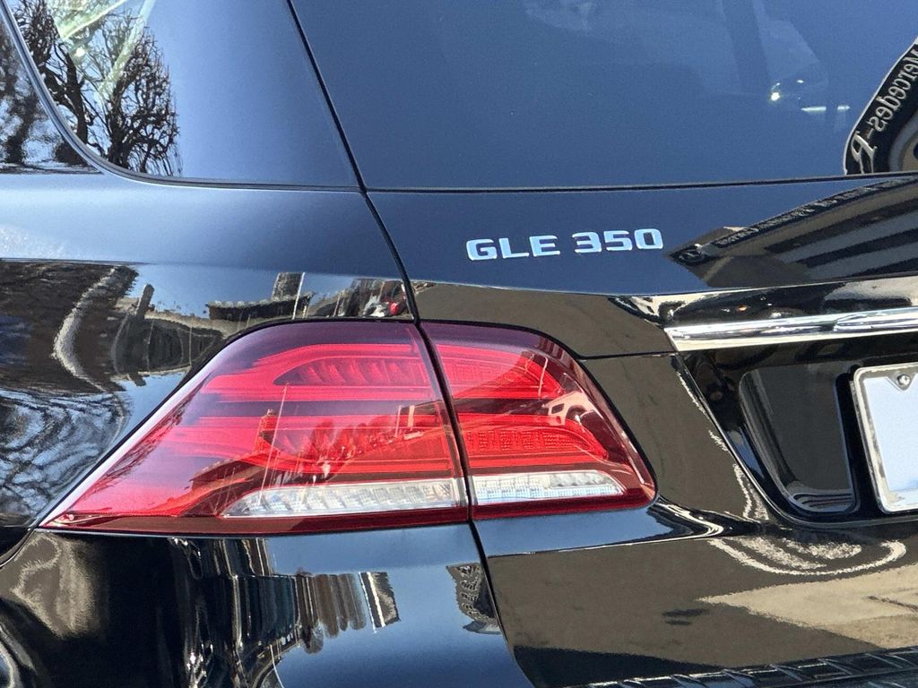 Thumbnail: 2017 Mercedes-Benz GLE - 12