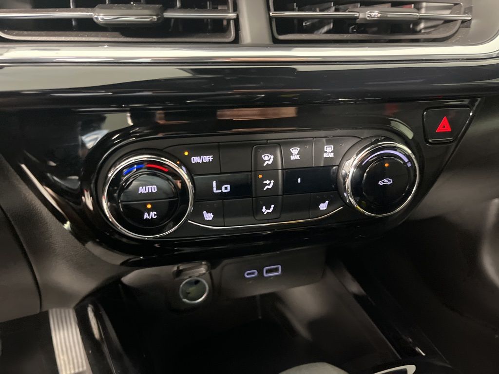 Thumbnail: 2025 Chevrolet Trax - 28