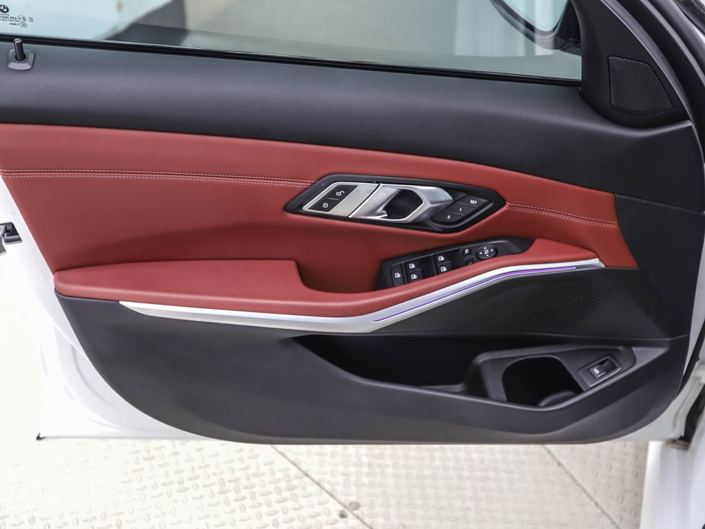 Thumbnail: 2022 BMW 3 Series - 9