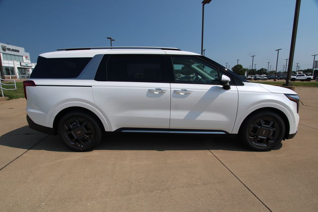 New 2027 Kia Carnival MPV Van