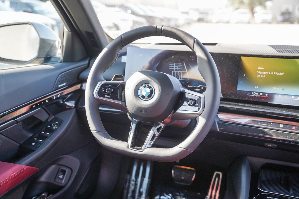 2025 BMW i5 xDrive40 15