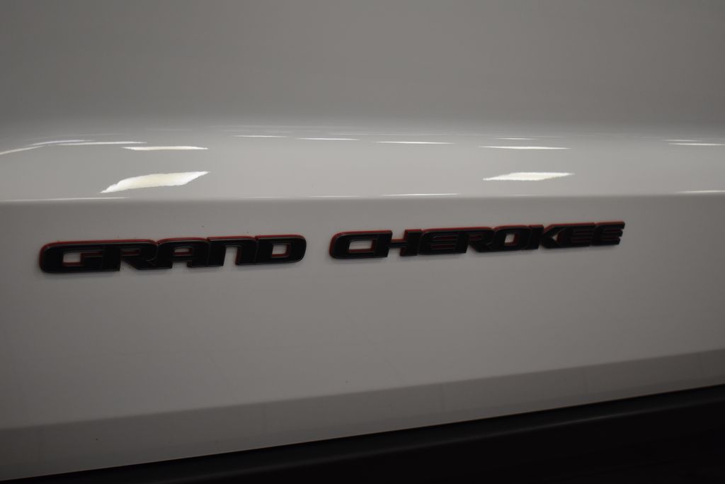 2020 Jeep Grand Cherokee Trailhawk 14